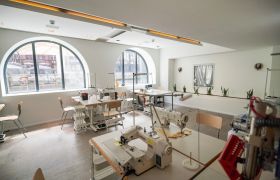FABRIC  Galleria Passage - Raum für Designer:innen